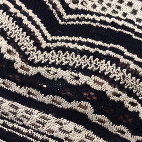 Long sleeve lace top - Picture 3 of 3